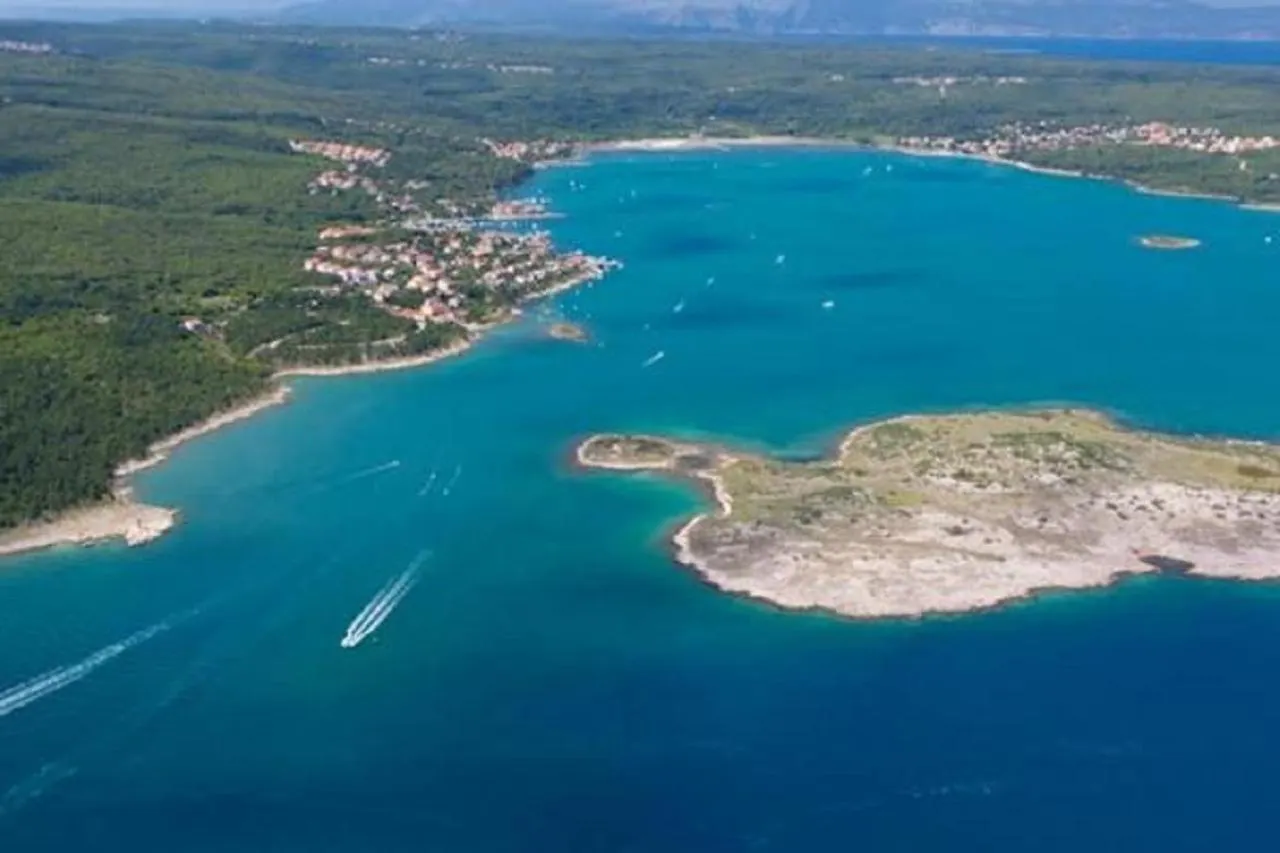Apartments Mestrovic, Klimno, Soline Bay, Island Krk 0*, Klimno